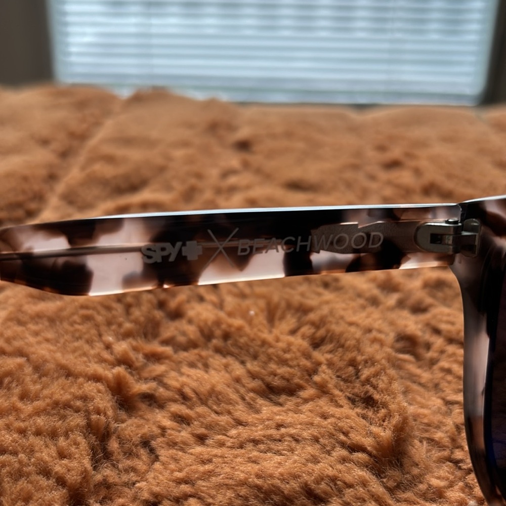 SPY Beachwood - Picture 4 of 5